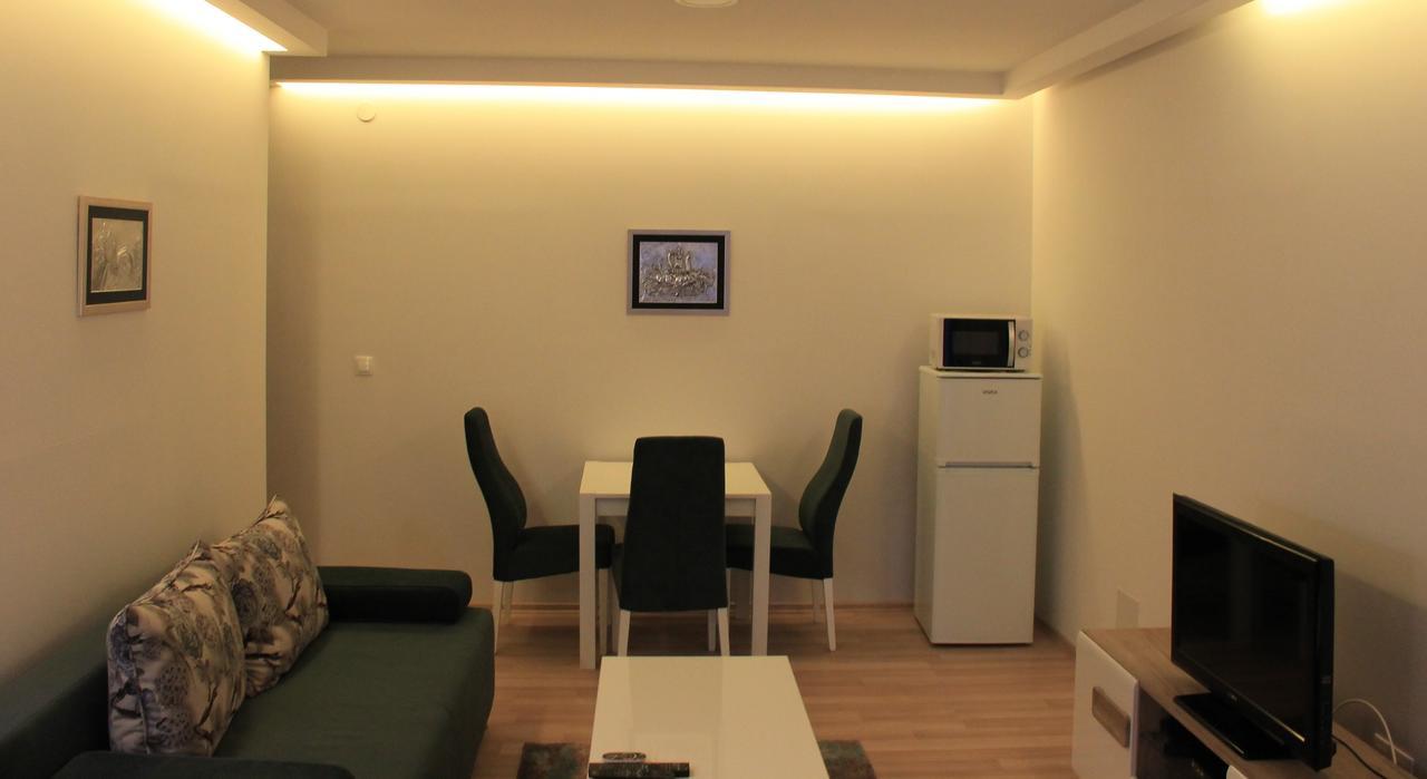 מוסטר "E&S" Apartment מראה חיצוני תמונה